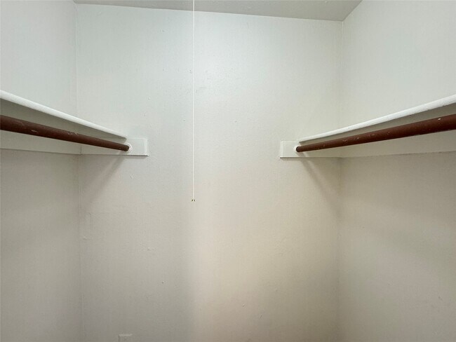 Building Photo - 10942 Beacave Bend Ct