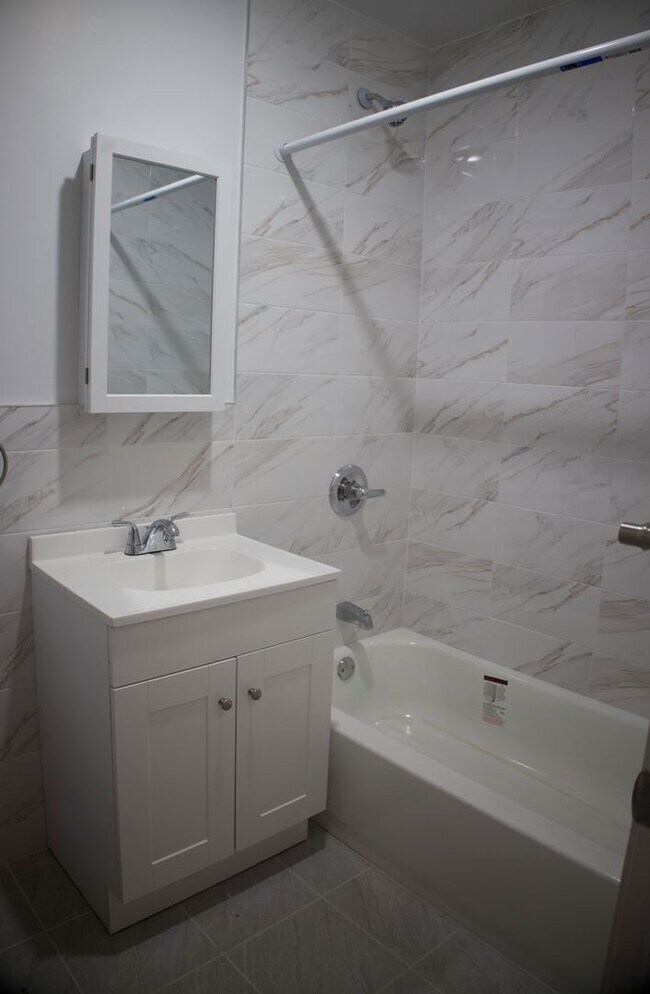 Building Photo - NEW 3 BEDROOM APT IN SOUNDVIEW