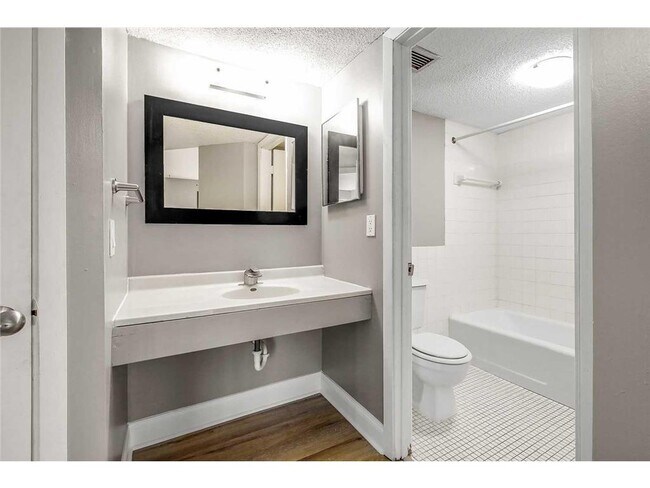 Building Photo - 831 Old Settlers Trail