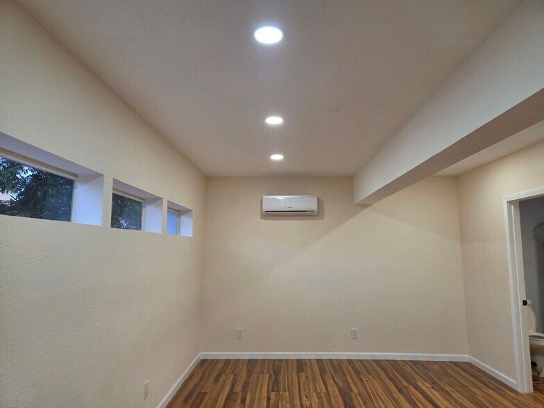 Building Photo - 3430 Corte Viejo