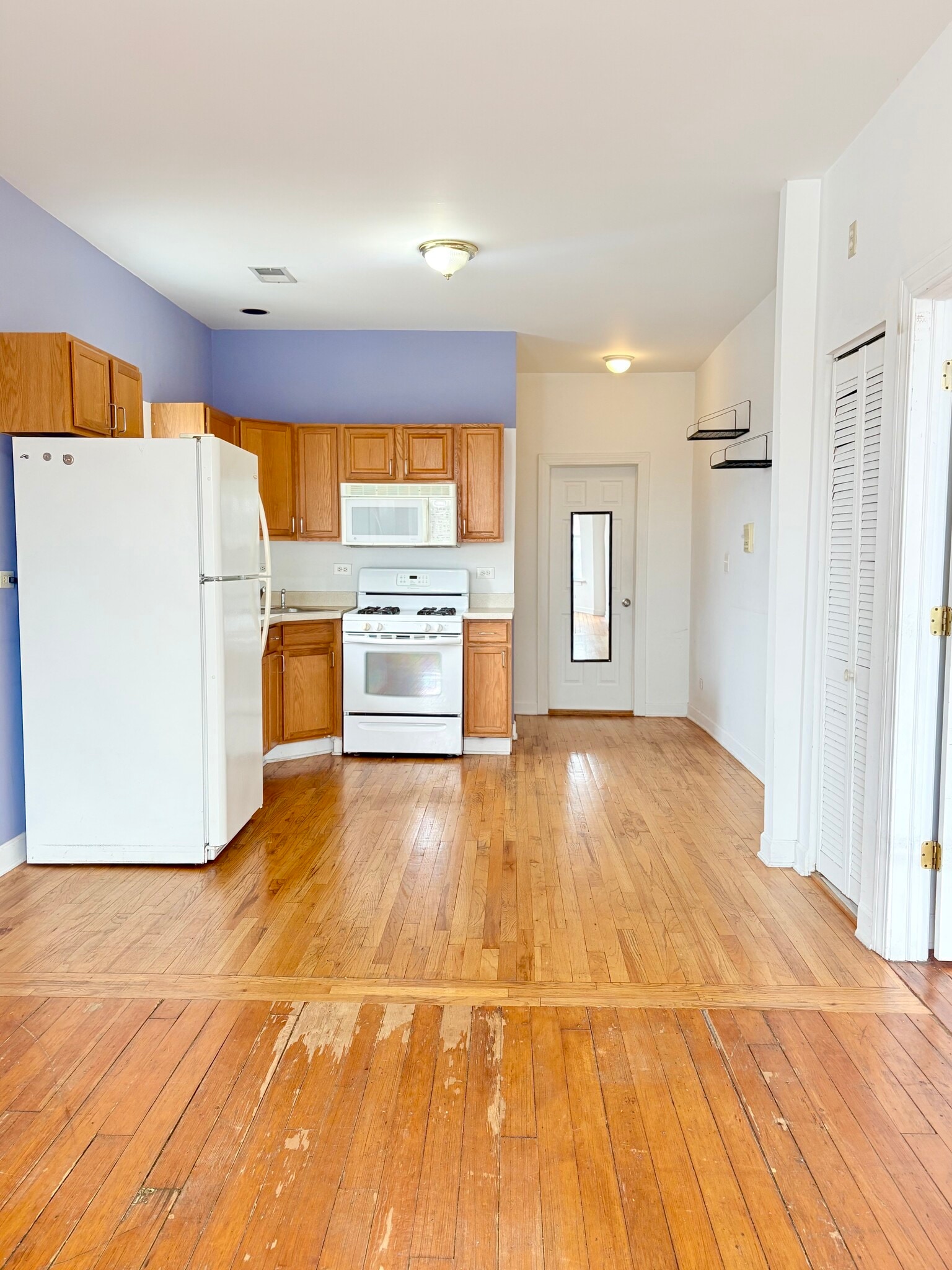 Building Photo - 1112 W 18th St