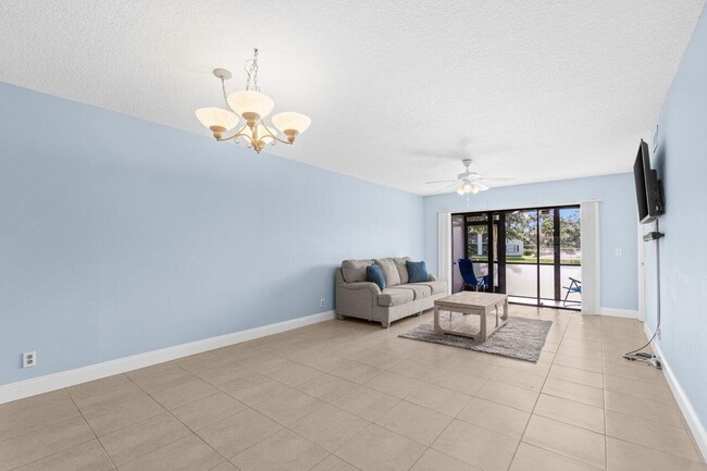 Building Photo - 1001 Sabal Ridge Cir