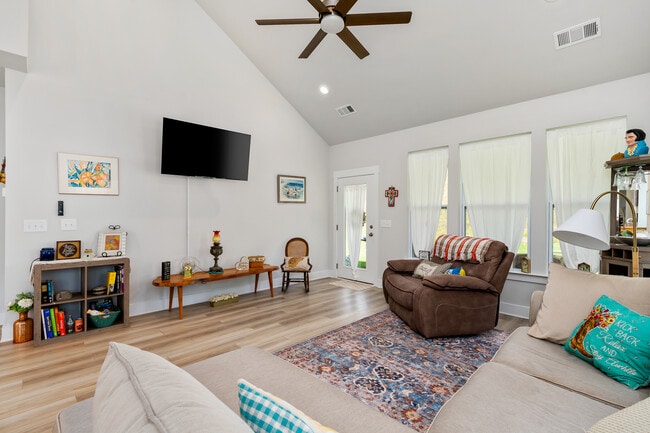 Building Photo - 218 Grange Vly Ln
