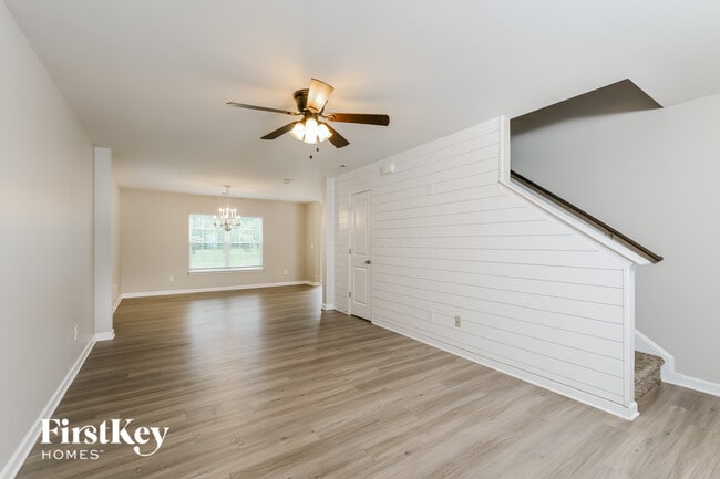 Building Photo - 107 Sawyer Ln