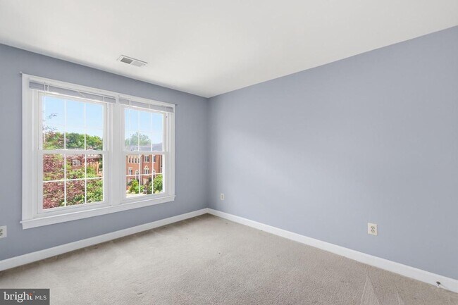 Building Photo - 6323 Barcroft Mews Dr
