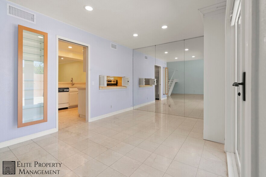 Building Photo - 1409 Athena