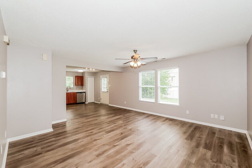 Building Photo - 708 Adagio Dr