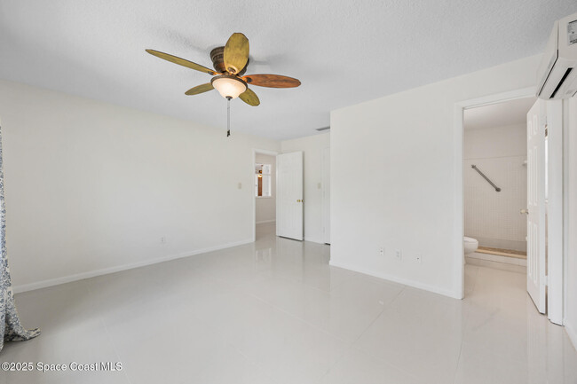Building Photo - 382 Chester Dr