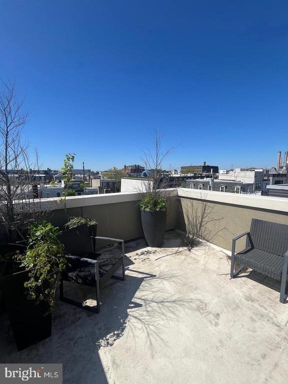 Building Photo - 2244 St Albans St