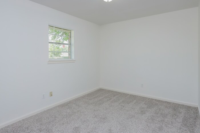 Building Photo - 101 Montview Ct