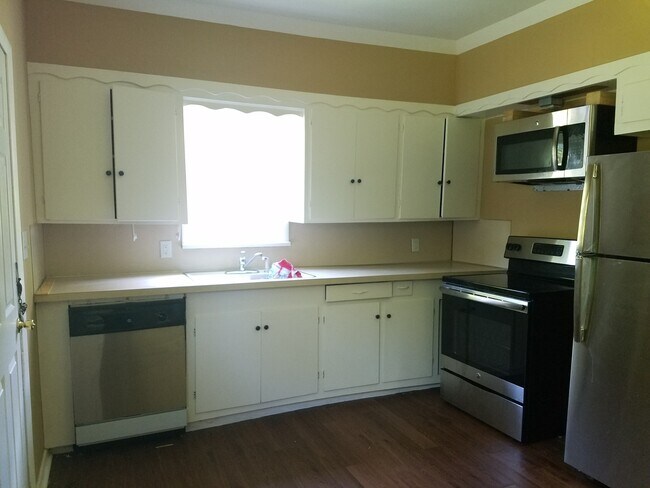 Building Photo - TWO BEDROOMS IN SOUTH ABILENE