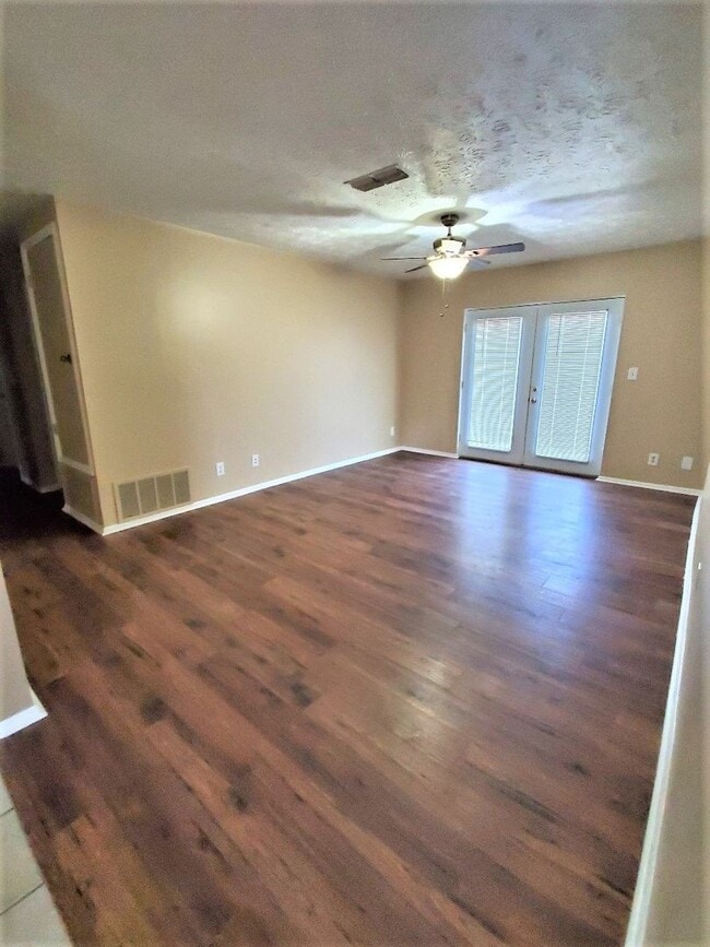Building Photo - Charming 3-Bedroom, 2-Bath Home in Eastern...