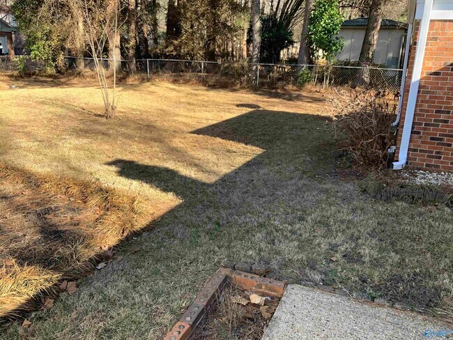 Building Photo - 2511 Galahad Dr SE
