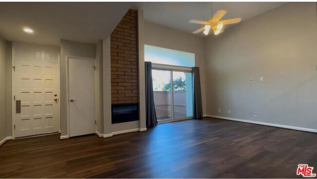 Building Photo - 11260 Overland Ave, Unit #2E