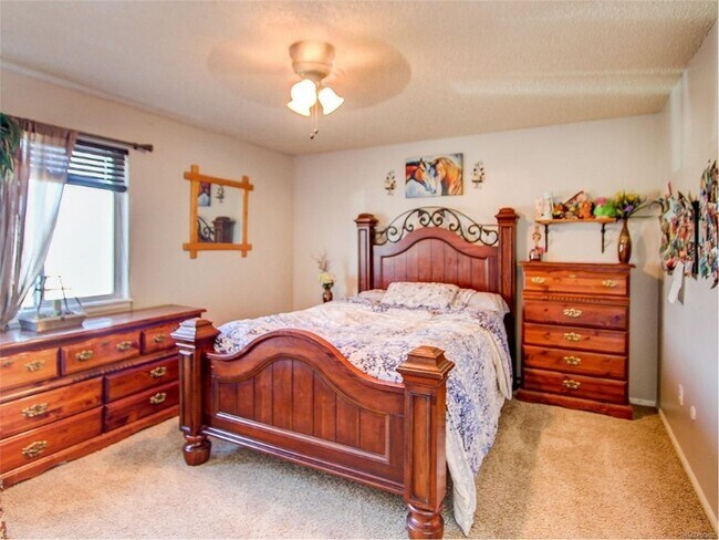 Building Photo - 854 S Rifle Way