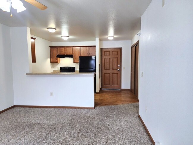 Building Photo - Cedar Pointe Estates Apartments