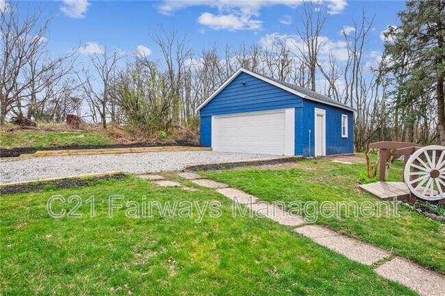 Building Photo - 3004 Bushy Run Rd