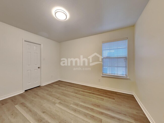 Building Photo - 5345 Freestone Dr