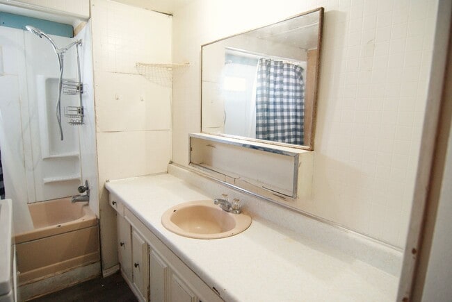 Building Photo - Cozy 2 Bed, 1 Bath Home in Idaho Falls!