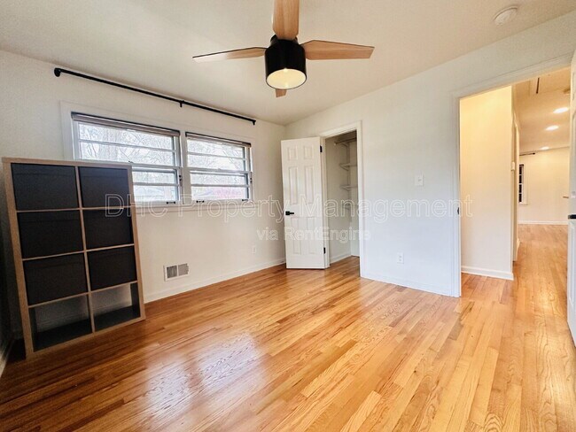 Building Photo - 3231 Bonway Dr