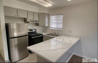 Building Photo - 1446 Model Wy