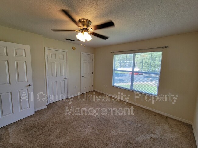 Building Photo - 2348 SW 42nd Dr