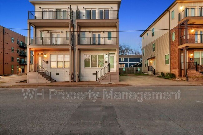 Building Photo - 123 Berry St