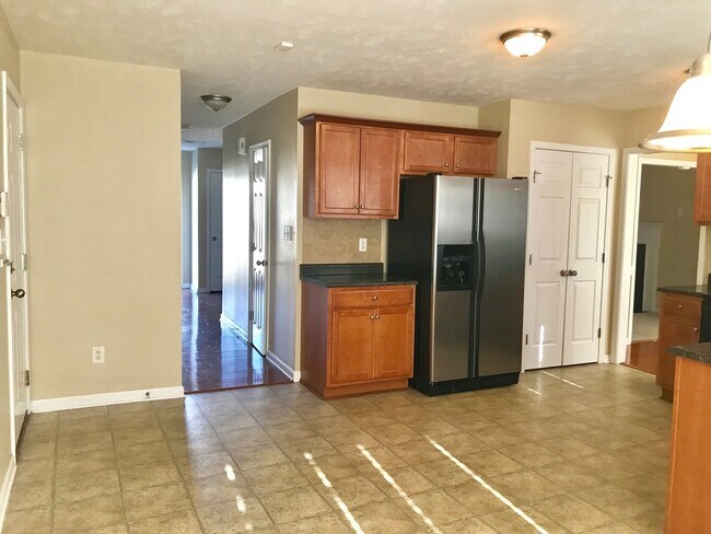 Building Photo - 223 Lochwood~The Hollies at Westgate