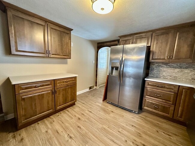 Building Photo - 533 Freeport Rd