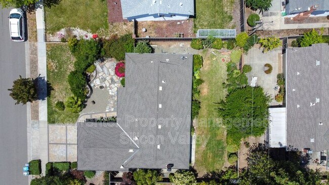 Building Photo - 22423 St Andrews Ave