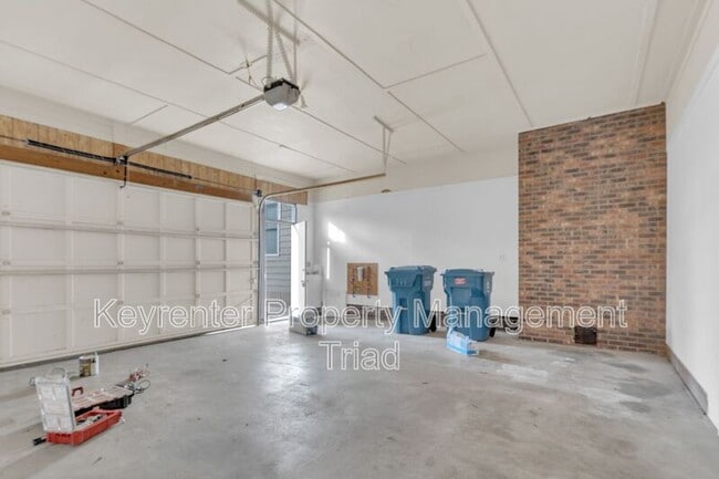 Building Photo - 3959 Lewiston Rd