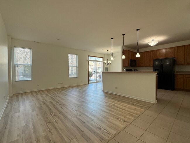 Building Photo - 4555 Camden Ln