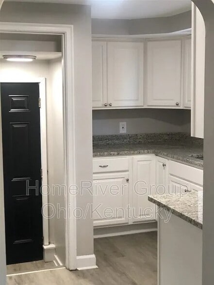 Building Photo - 2369 Taylor Ave