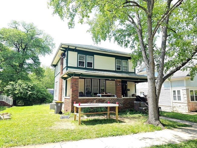 Building Photo - 618 S Fess Ave