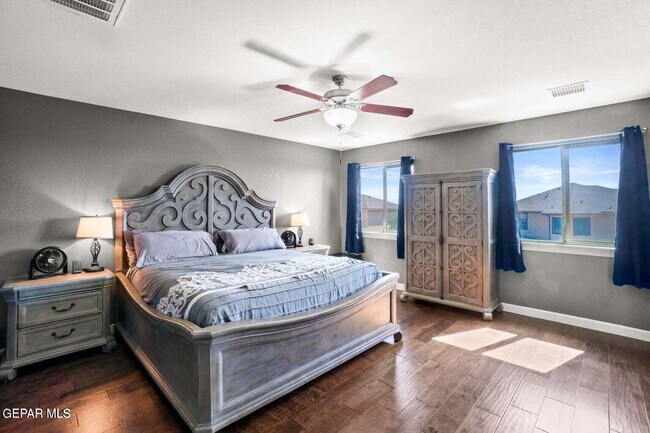 Building Photo - 11032 Bullseye St