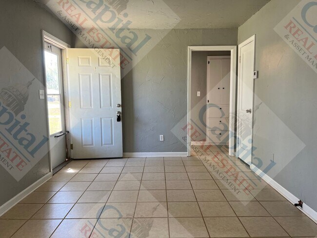 Building Photo - Home Sweet Home