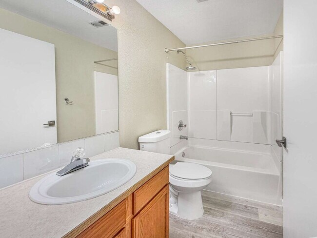 Building Photo - Spacious 3-bedroom Duplex in Wilkes Neighborhood **1 Portable AC unit included**