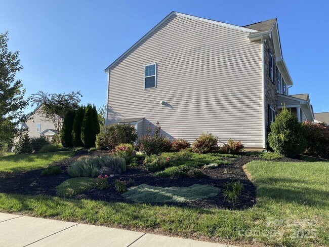 Building Photo - 10855 Tailwater St