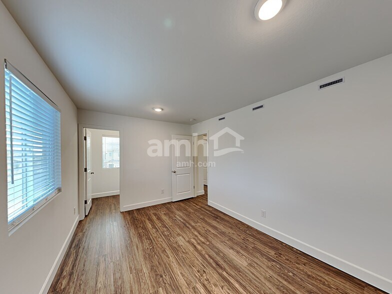 Building Photo - 9123 Taft Point Ct