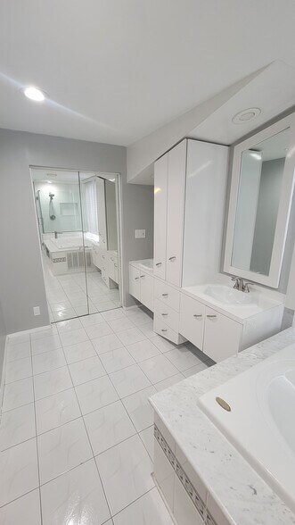 Building Photo - 15 Windsor Rd