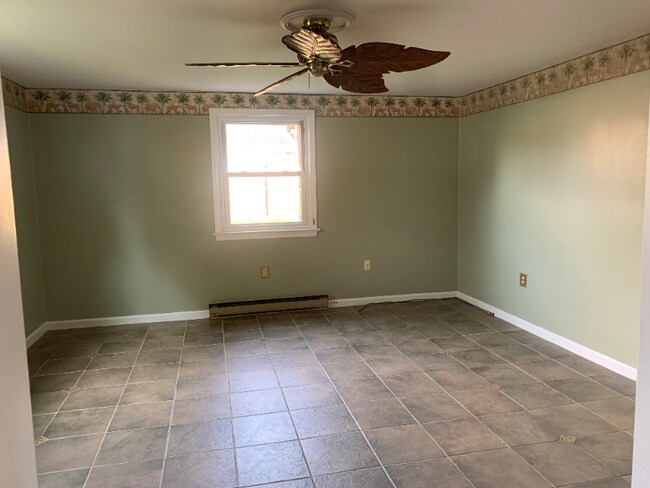 Building Photo - 2042 Fairland Ave