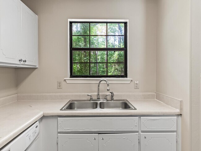 Building Photo - 8760 Minnow Creek Dr