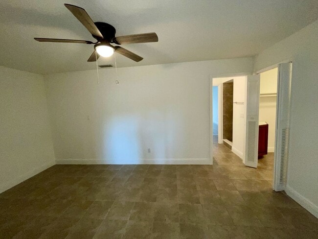 Building Photo - 1 Bed /1 Bath w/ Private Courtyard