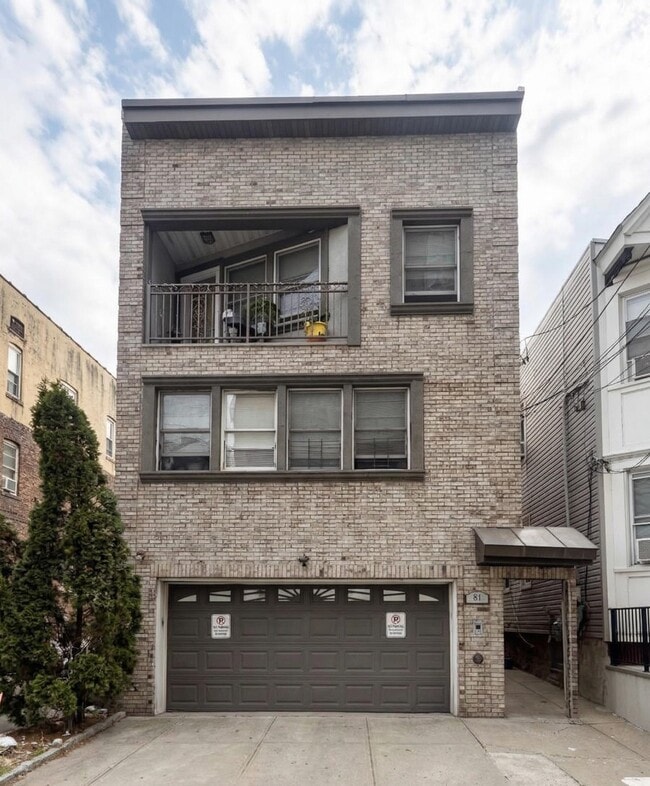 Building Photo - 57 Washburn St