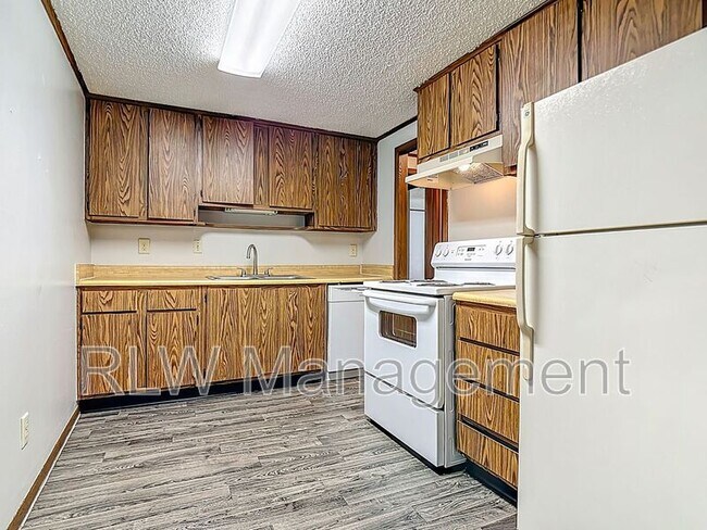 Building Photo - 611 Mt Homer Rd