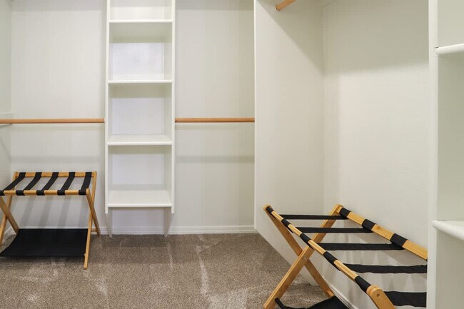 Building Photo - 609 N Kimball Ave