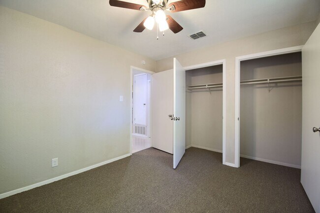Building Photo - 5936 Cherry Loop