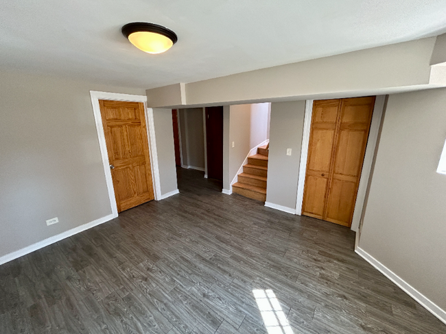 Building Photo - 6557 S Minerva Ave