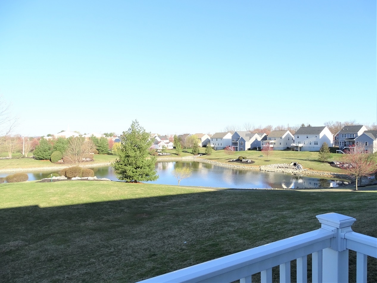 Building Photo - 229 Lakeside Xing