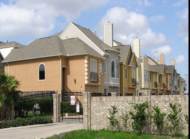 Primary Photo - Beverly Hill Patio Homes